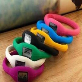 Khỏe mạnh Silicone dây đeo cổ tay Watch, chống thấm Womens thời trang thể thao cổ tay Watch