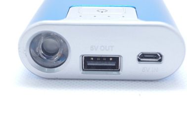 Máy ảnh kỹ thuật số kim loại USB Portable Power Bank 6600Mah Với LED Torch