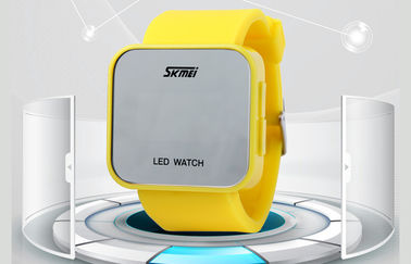Wommens hồng kỹ thuật số Xem ABS Trường hợp LED cổ tay Watch 1 ATM Chống nước