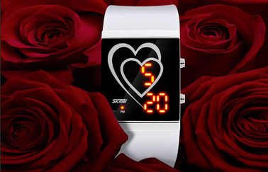 LED kỹ thuật số Đồng hồ đeo tay Tim Phong cách Couple EL Backlight Gương dõi
