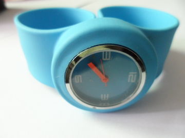 Màu xanh đàn hồi silicone wristband xem nhẹ với kỹ thuật số Chips